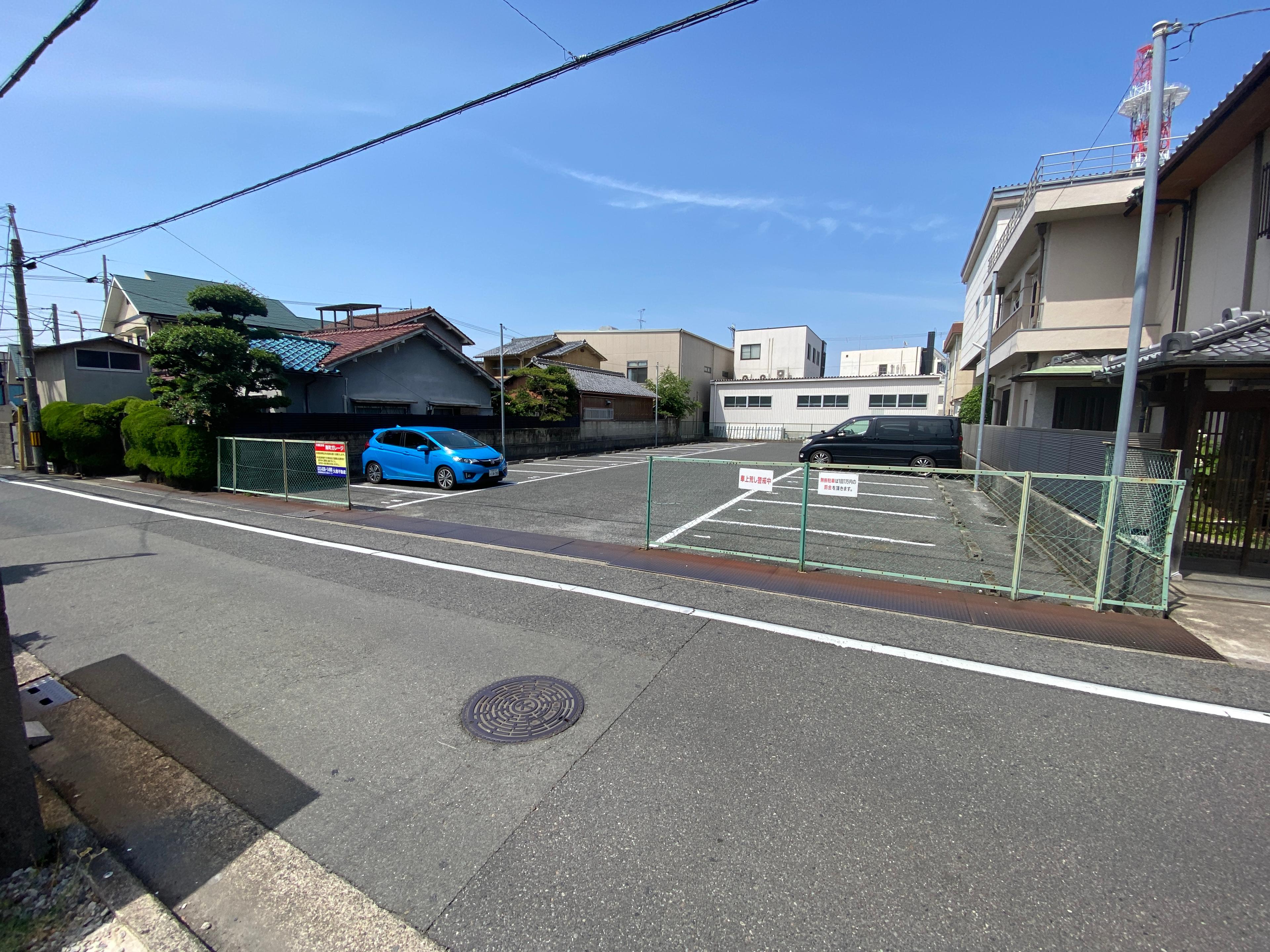 南町ガレージの外観・駐車場イメージ1枚目