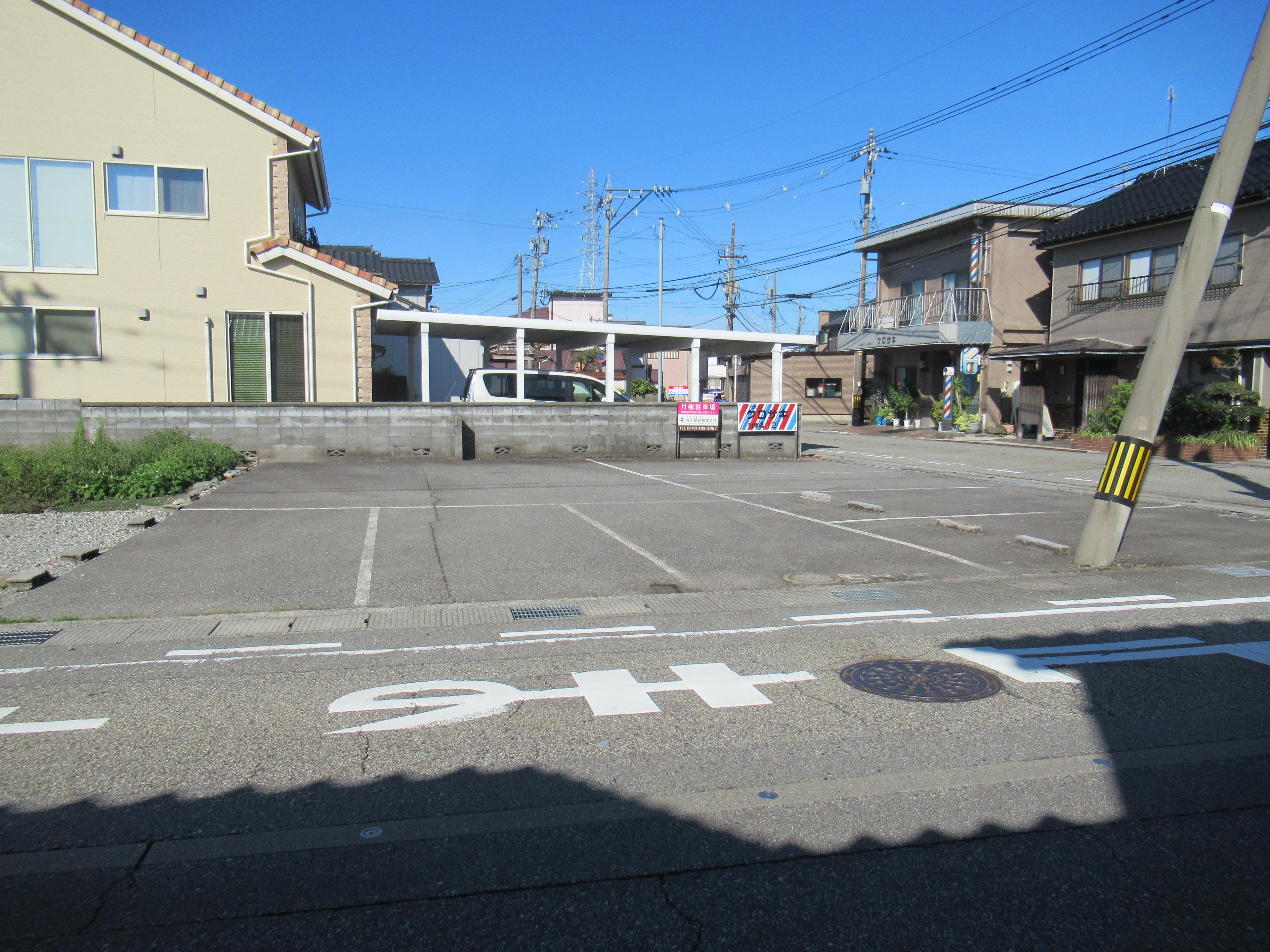 蓮町月極駐車場の外観・駐車場イメージ1枚目
