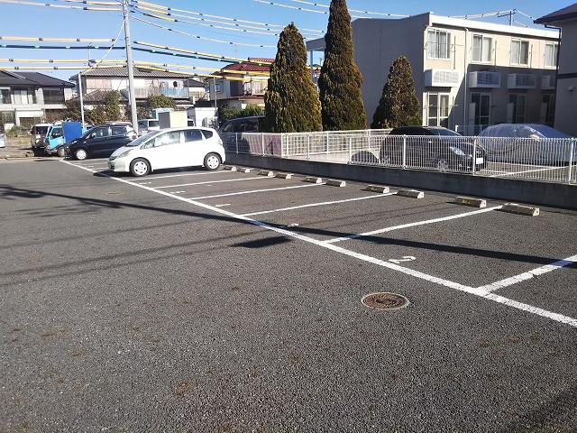 リラ(45212)の外観・駐車場イメージ1枚目