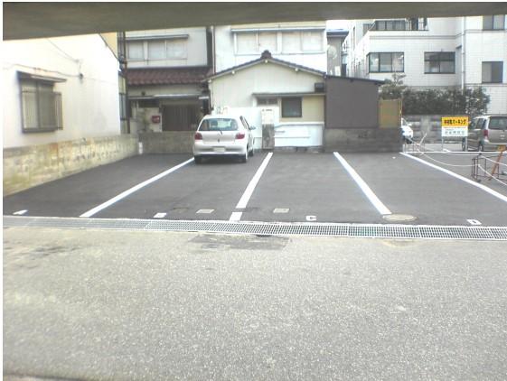 中村町１４０パーキングの外観・駐車場イメージ2枚目