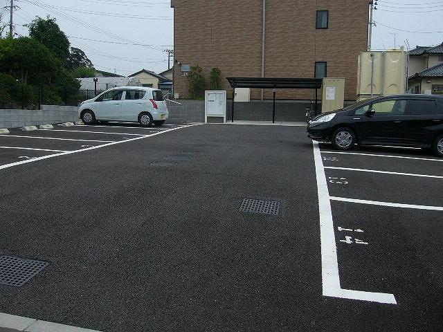 スリーフォレスト(20938)の外観・駐車場イメージ1枚目