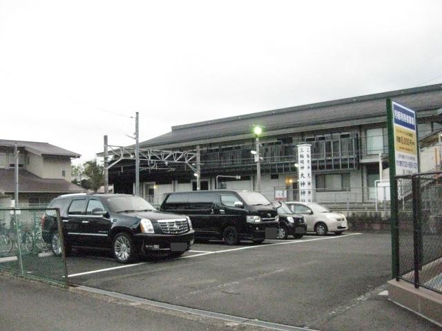 ＪＲ三輪駅前の外観・駐車場イメージ1枚目