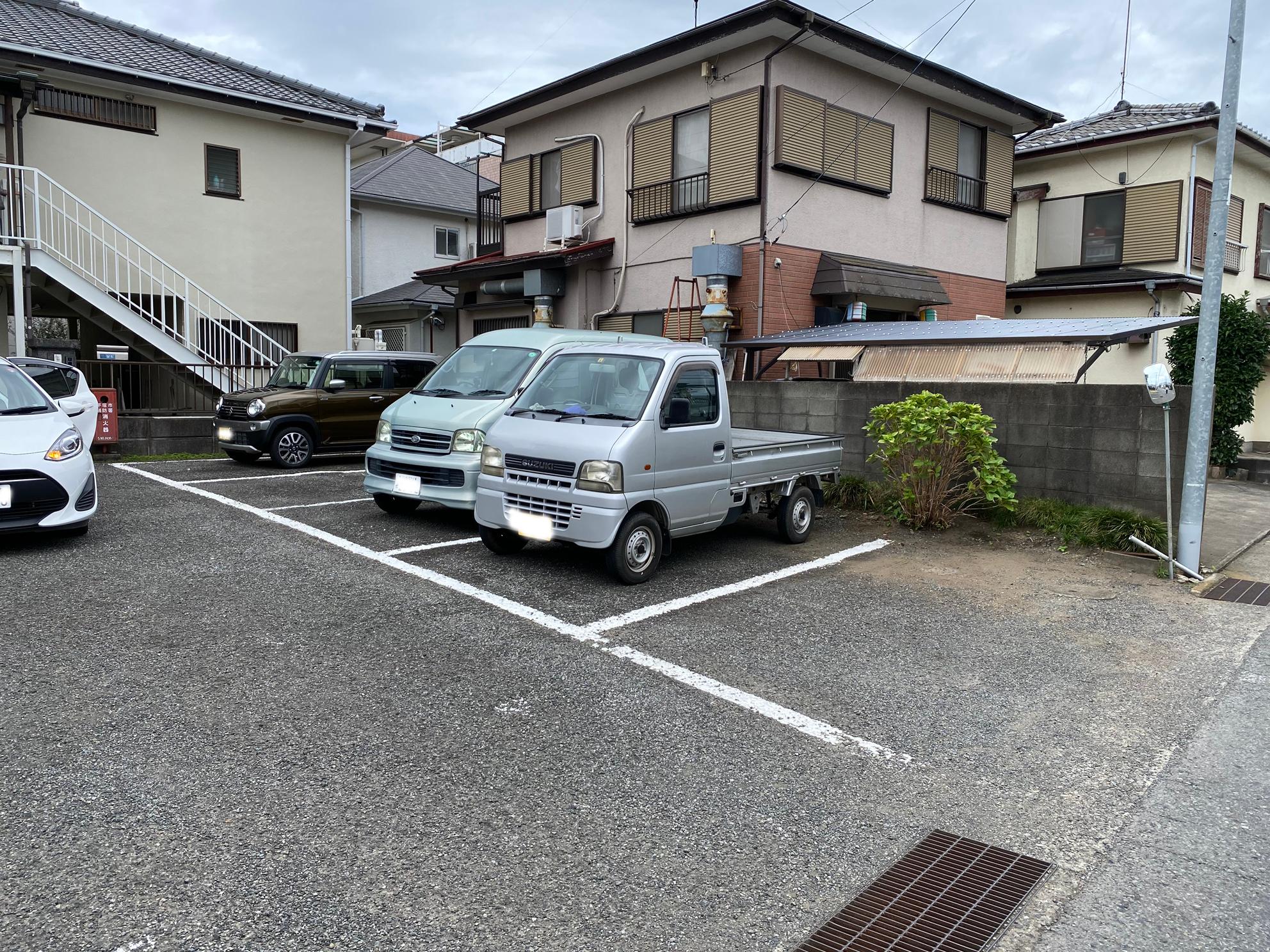 富田駐車場の外観・駐車場イメージ3枚目
