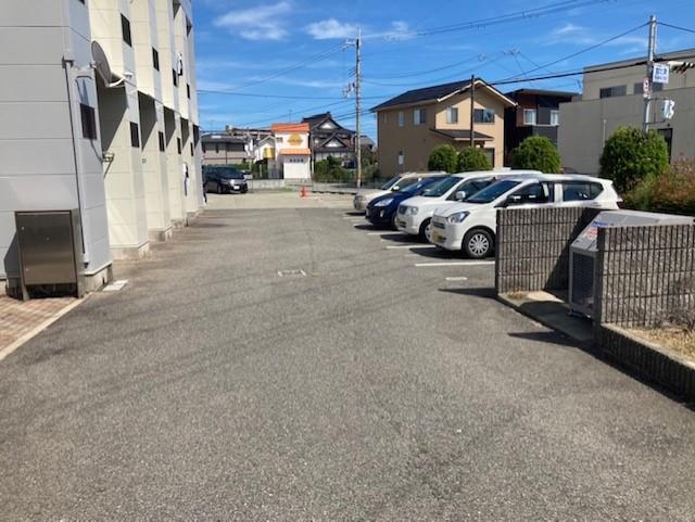 高橋(13114)の外観・駐車場イメージ1枚目