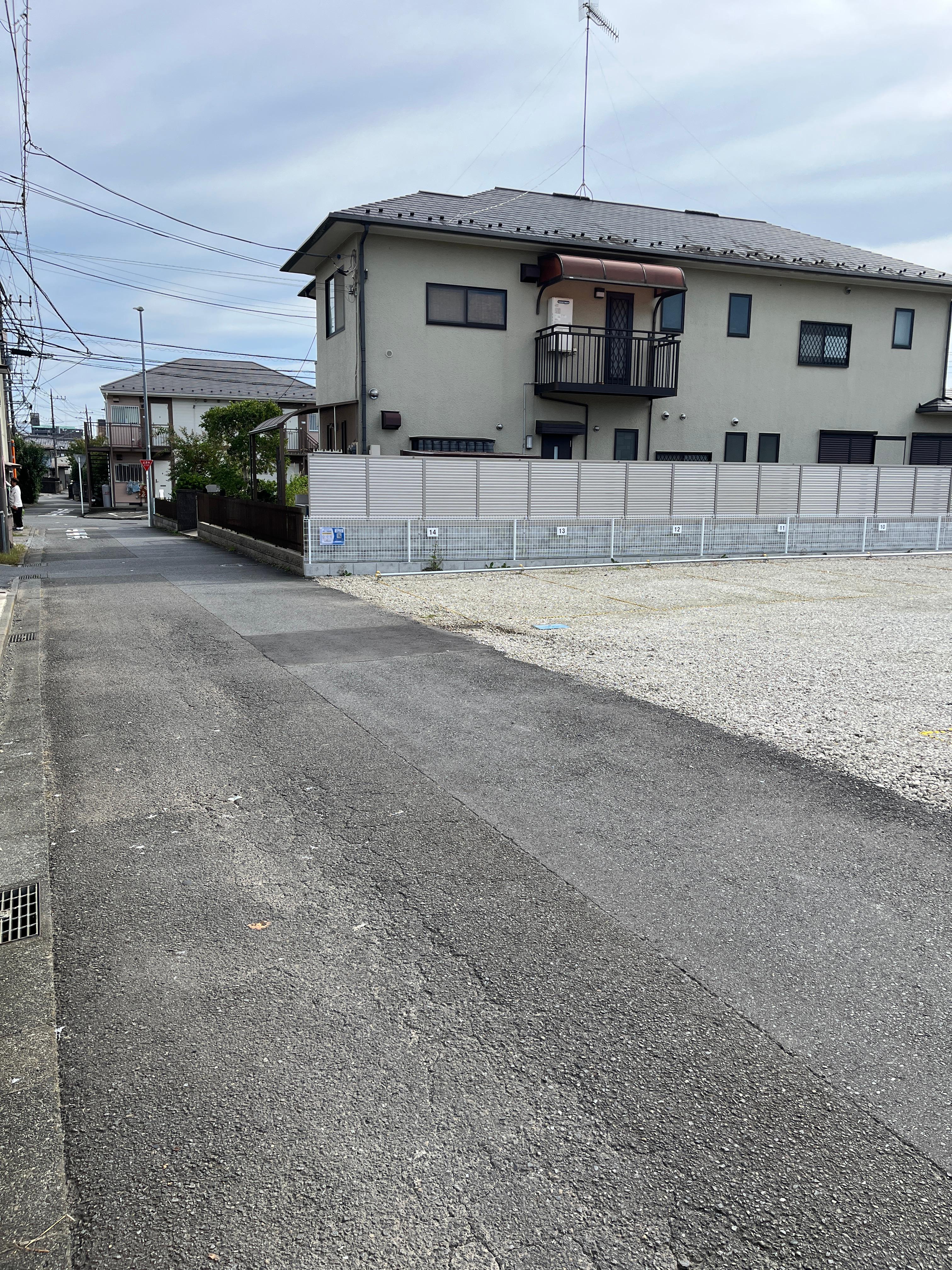 ジーパーク上溝１丁目の外観・駐車場イメージ1枚目