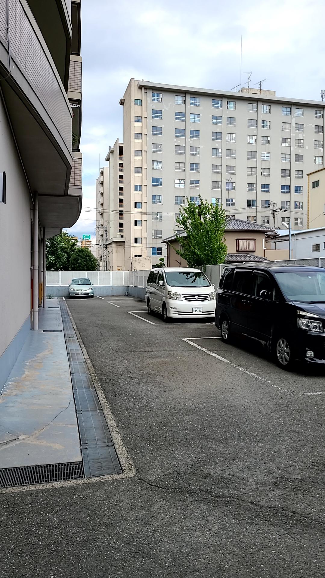 アインス巽の外観・駐車場イメージ2枚目