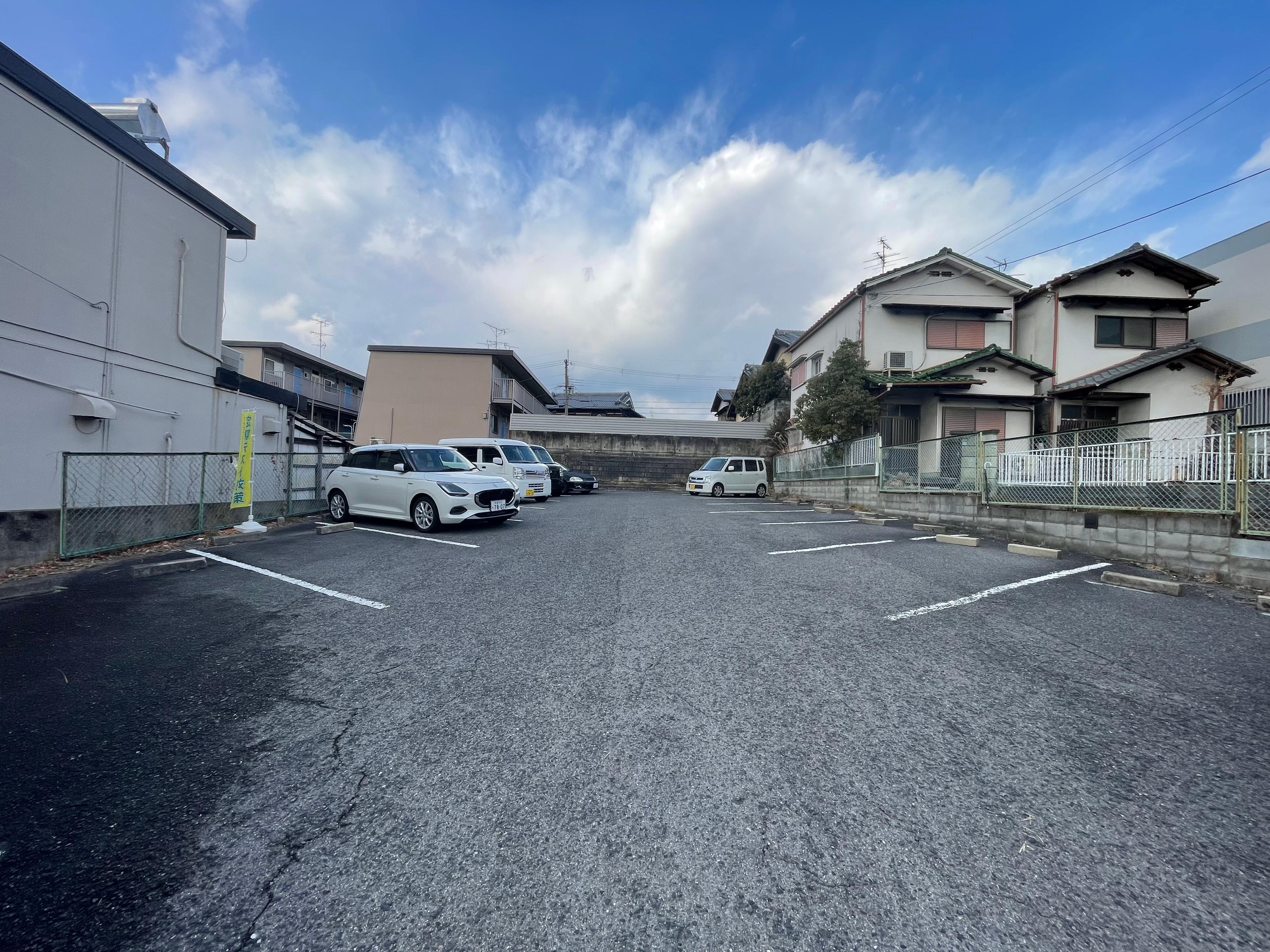 男山泉駐車場の外観・駐車場イメージ2枚目