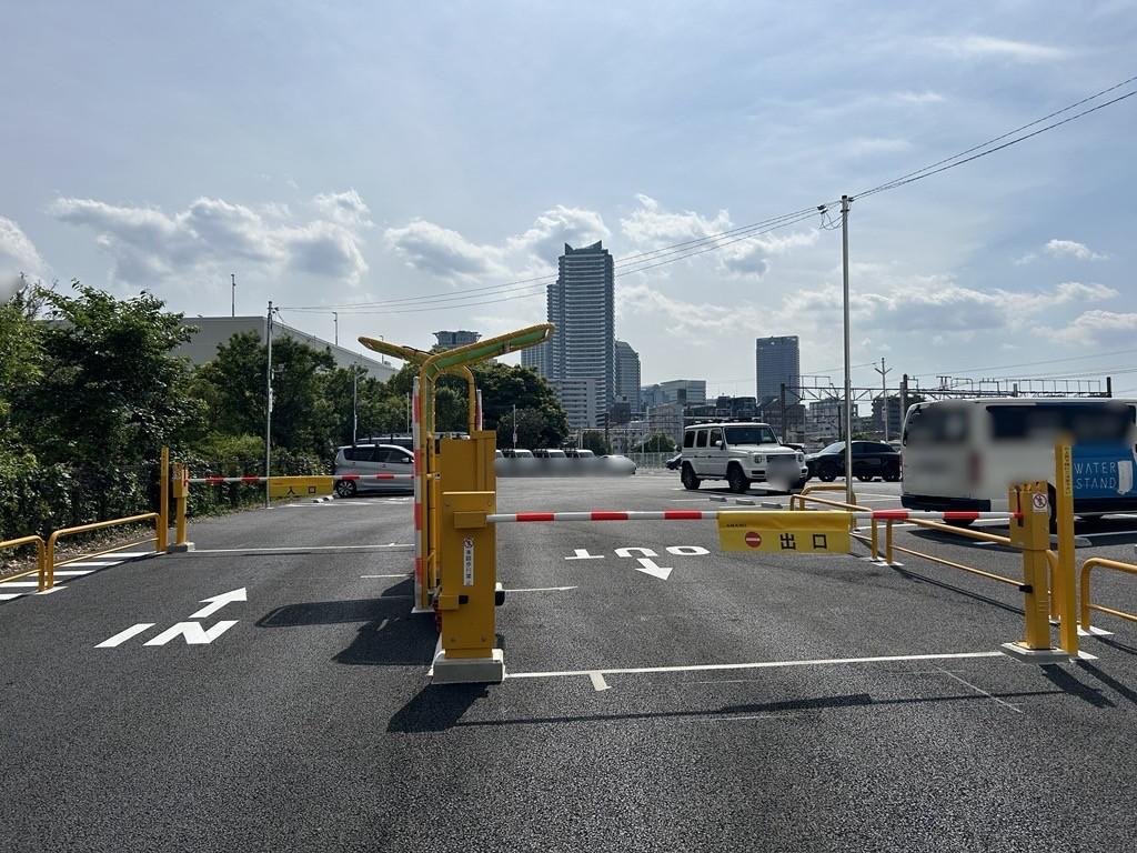 コットンハーバーの外観・駐車場イメージ1枚目