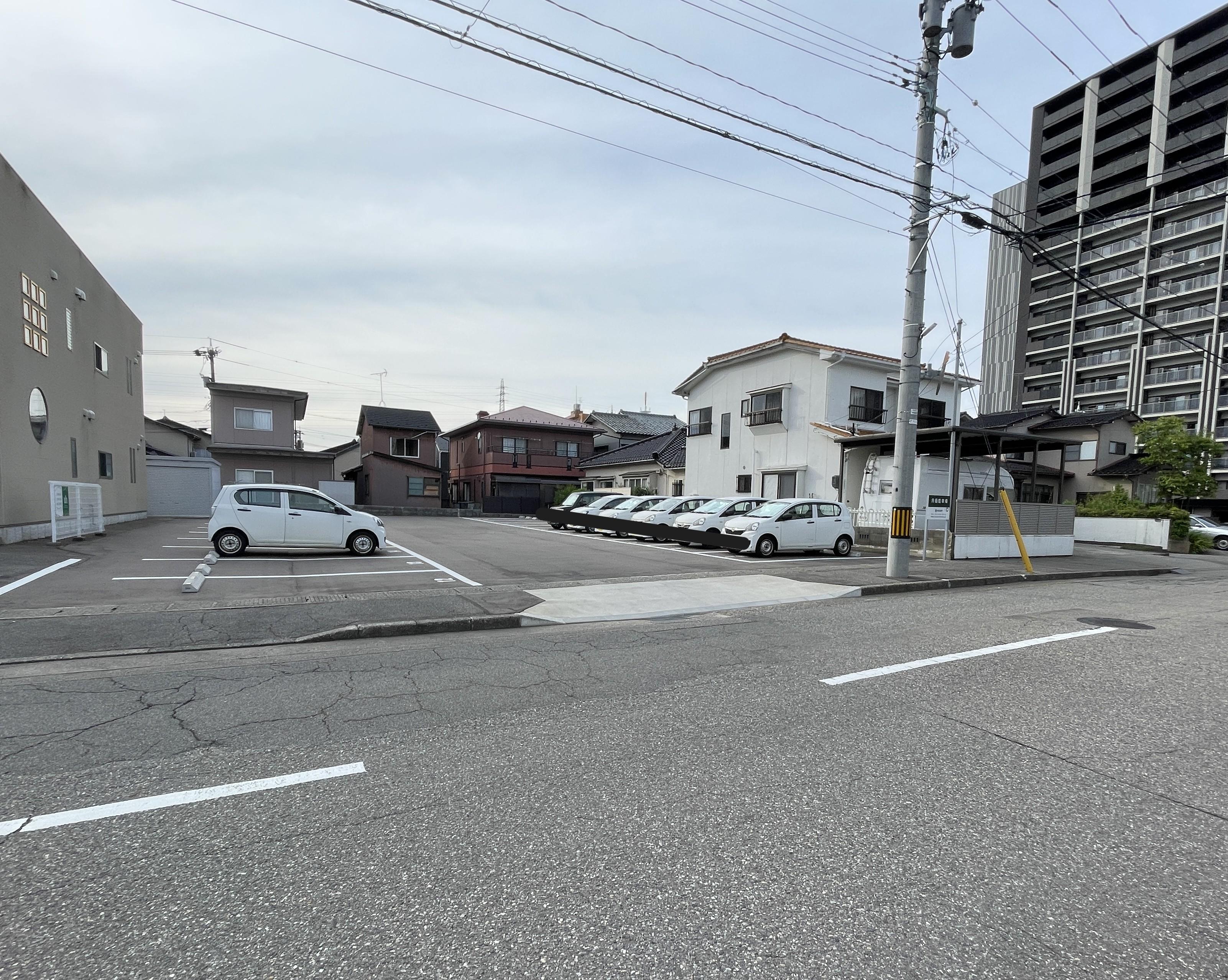 駅西本町3丁目Ｃ月極駐車場の外観・駐車場イメージ1枚目