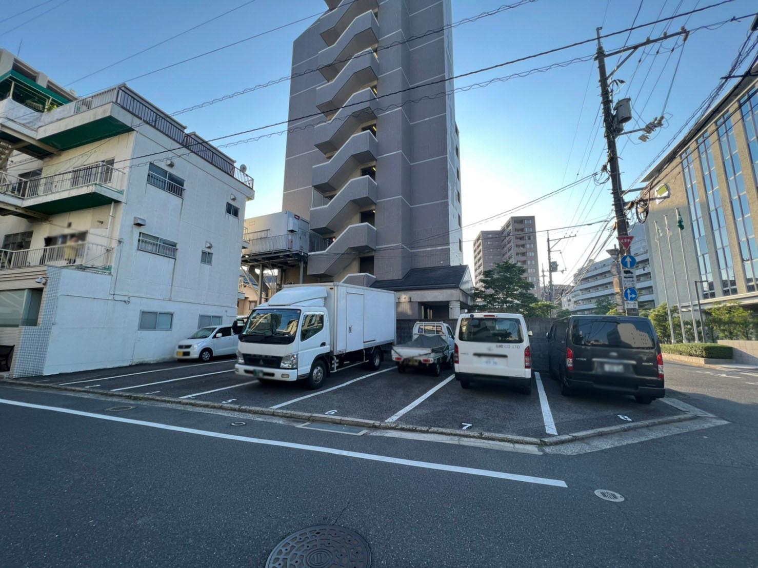 片山ガレージの外観・駐車場イメージ3枚目
