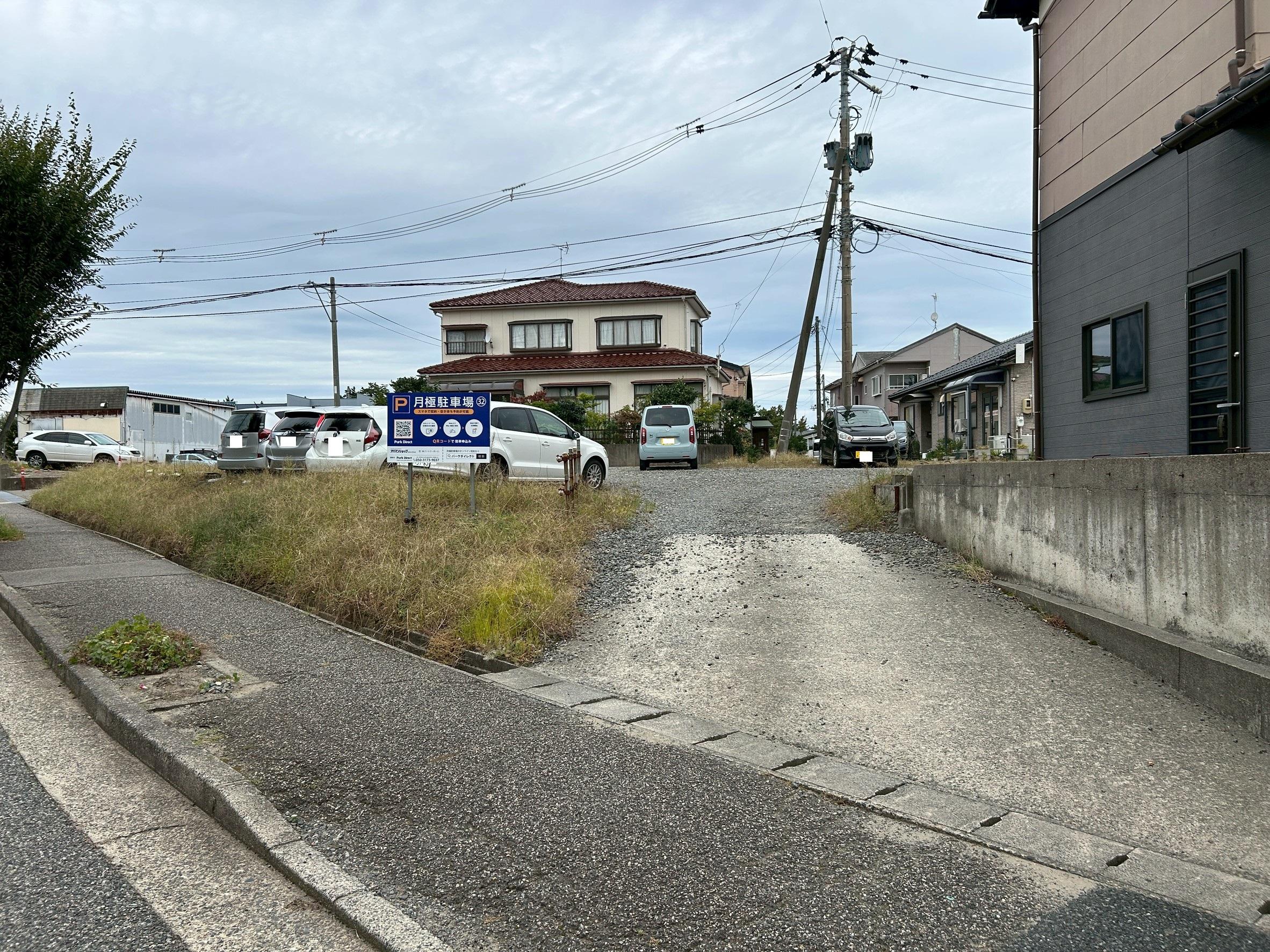 32.佐山Ａガレージの外観・駐車場イメージ2枚目