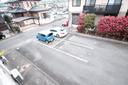 HAPPINESSの駐車場