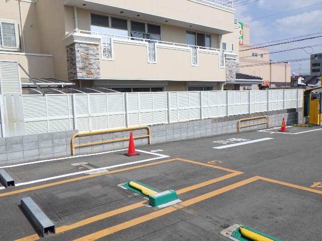 万代４丁目の外観・駐車場イメージ2枚目