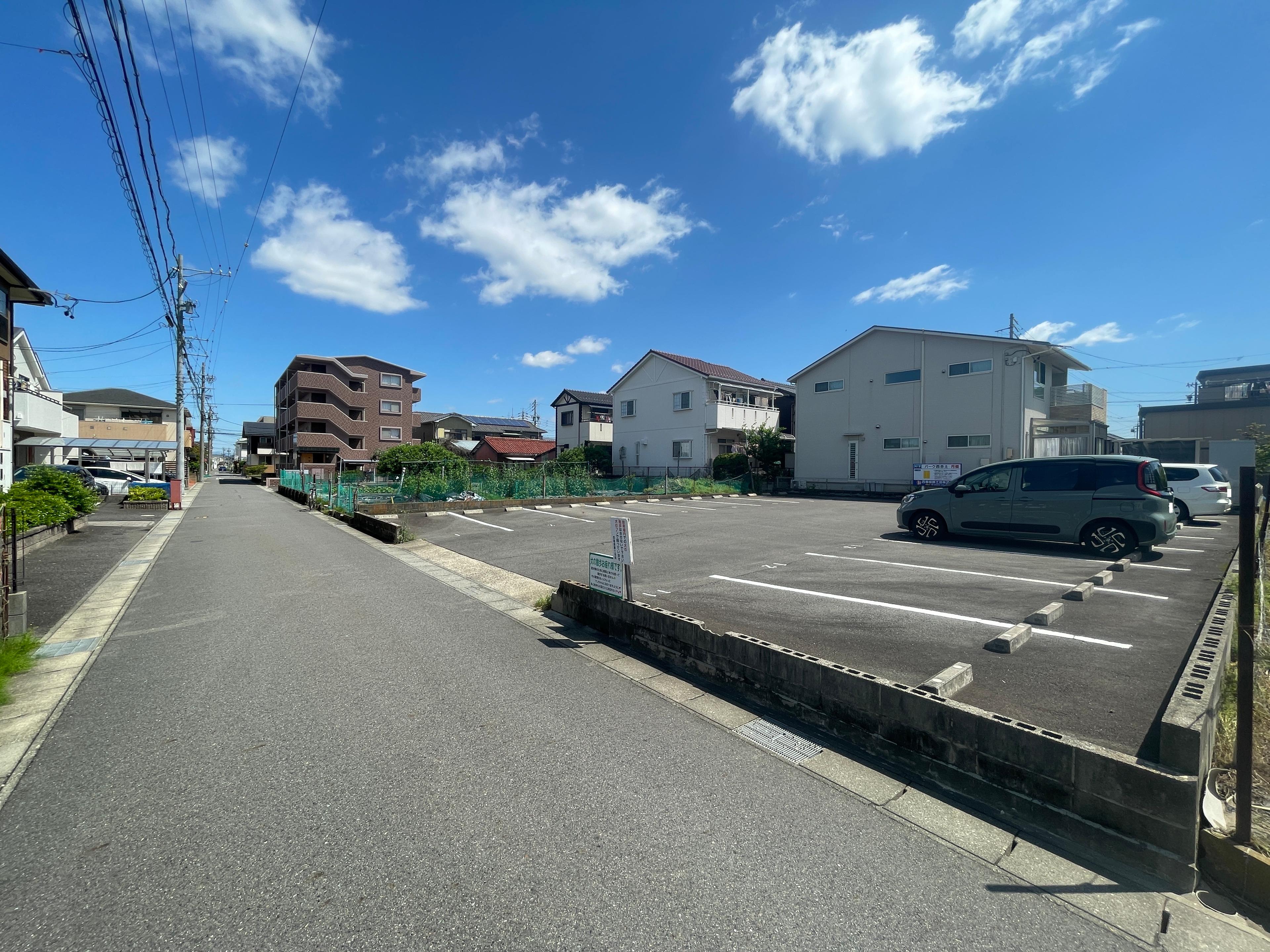 パーク西赤土の外観・駐車場イメージ1枚目