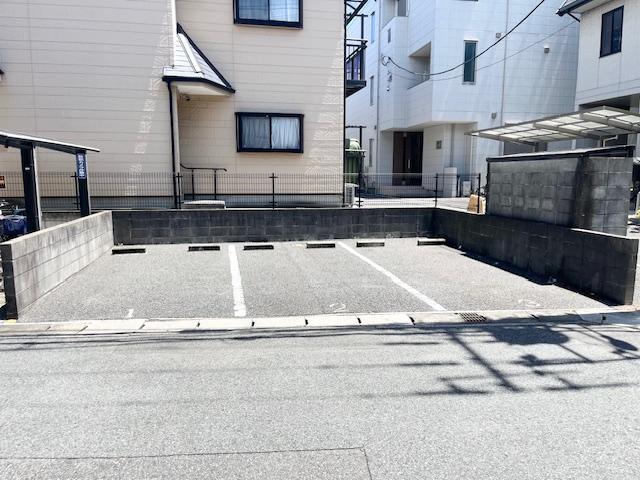 ルレーブＭＡＴＳＵＥＤＡ駐車場の外観・駐車場イメージ2枚目