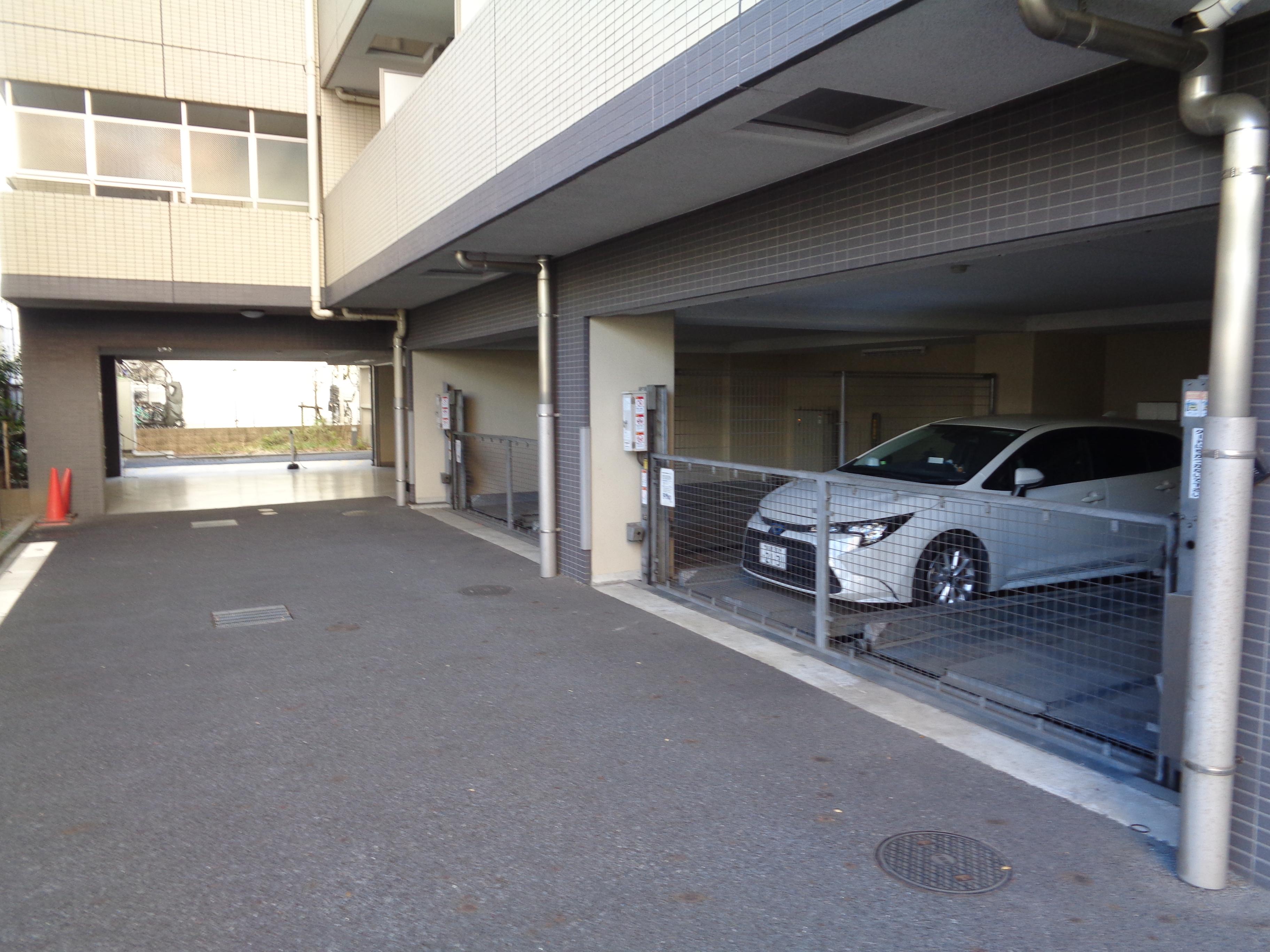 スカイコート浮間ガーデンの外観・駐車場イメージ1枚目