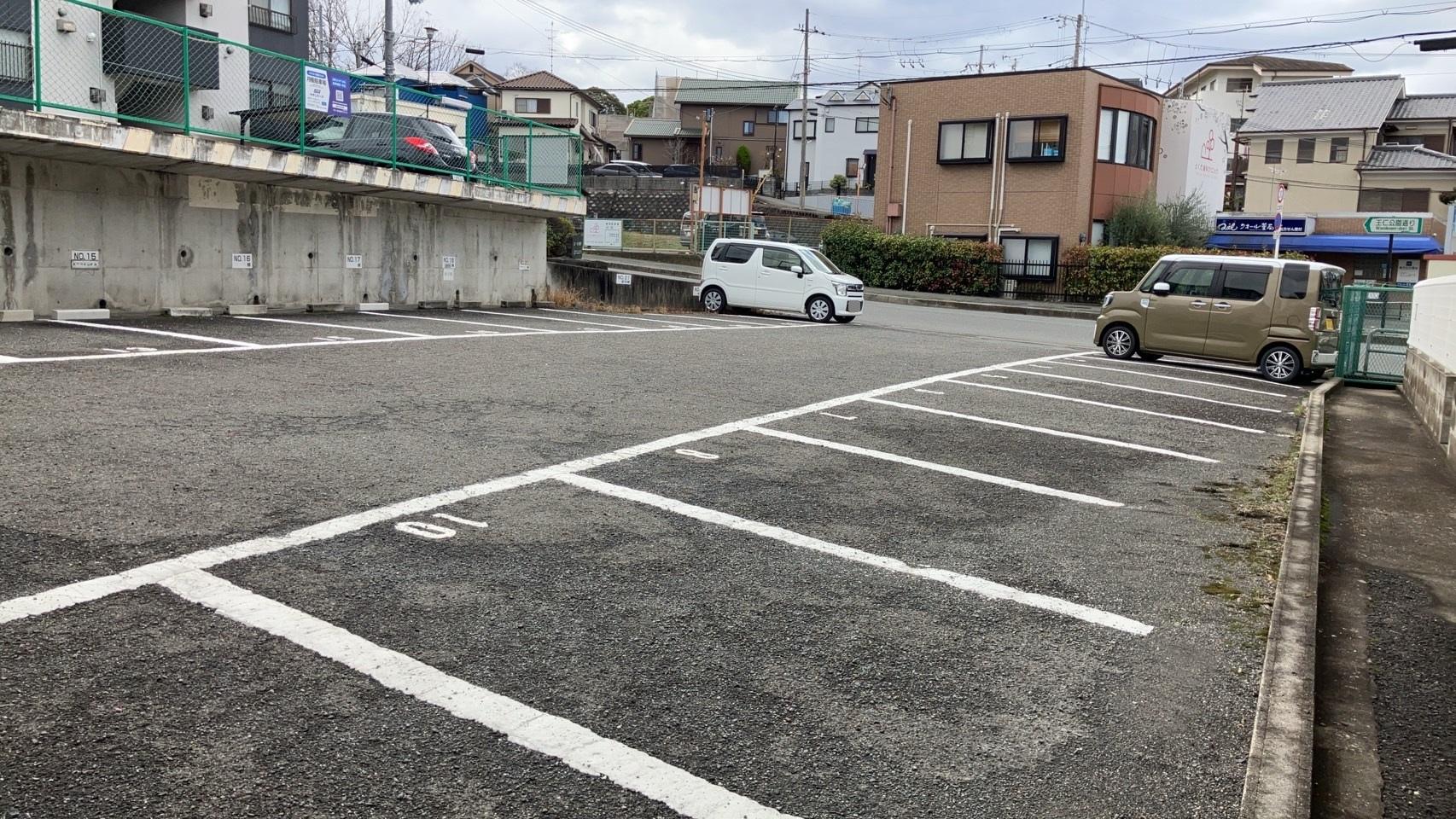 藤阪中町駐車場の外観・駐車場イメージ3枚目