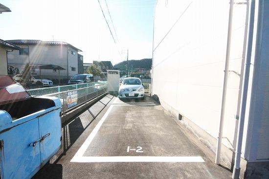 アシストⅤの外観・駐車場イメージ2枚目