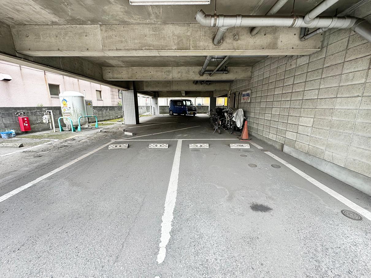 カームハウス高城月極駐車場の外観・駐車場イメージ1枚目