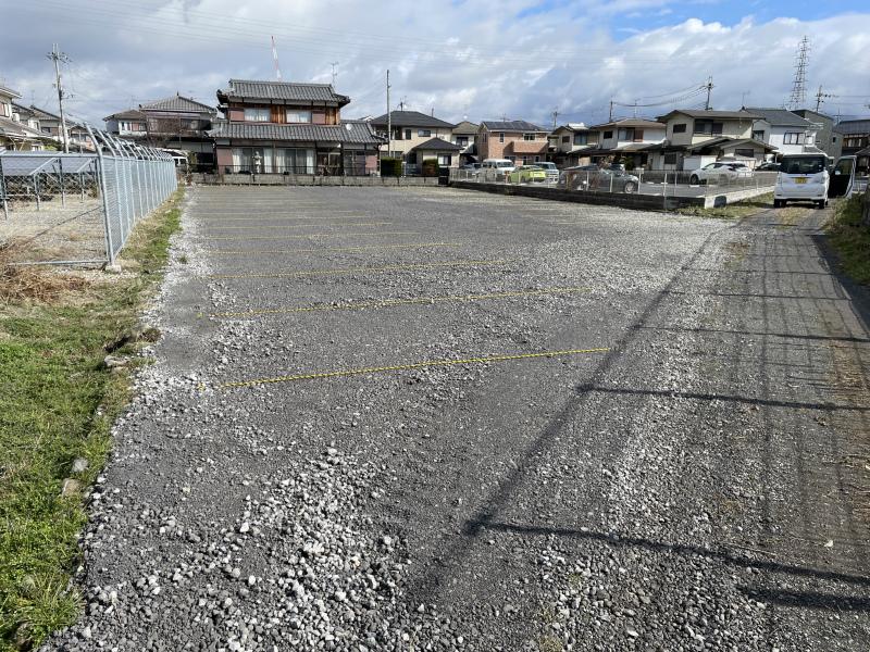 中小路セイノー横駐車場の外観・駐車場イメージ1枚目