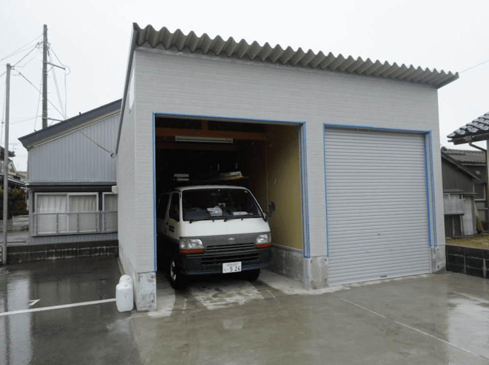アオイガレージの外観・駐車場イメージ2枚目
