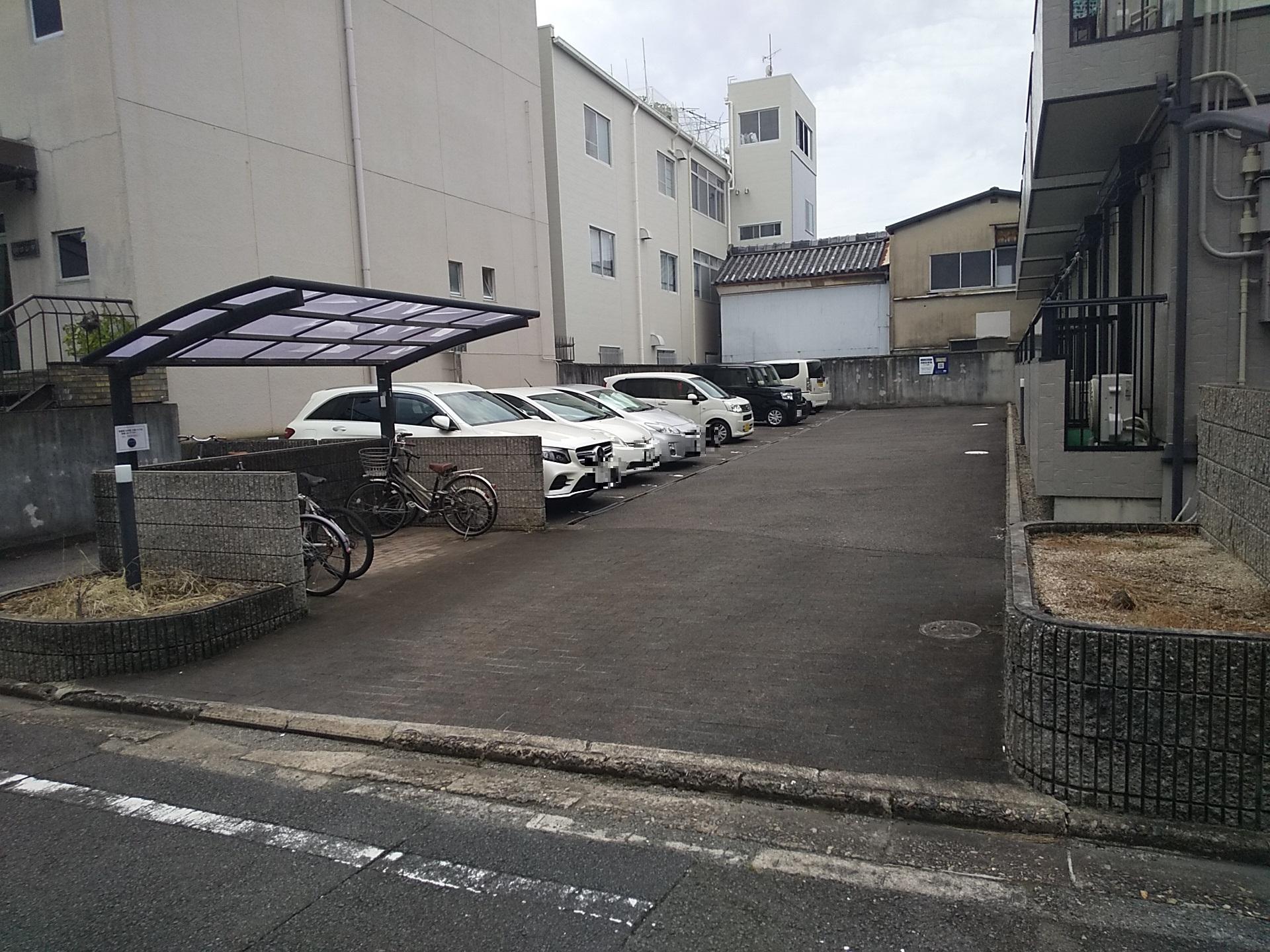 ドミール丸屋町の外観・駐車場イメージ1枚目