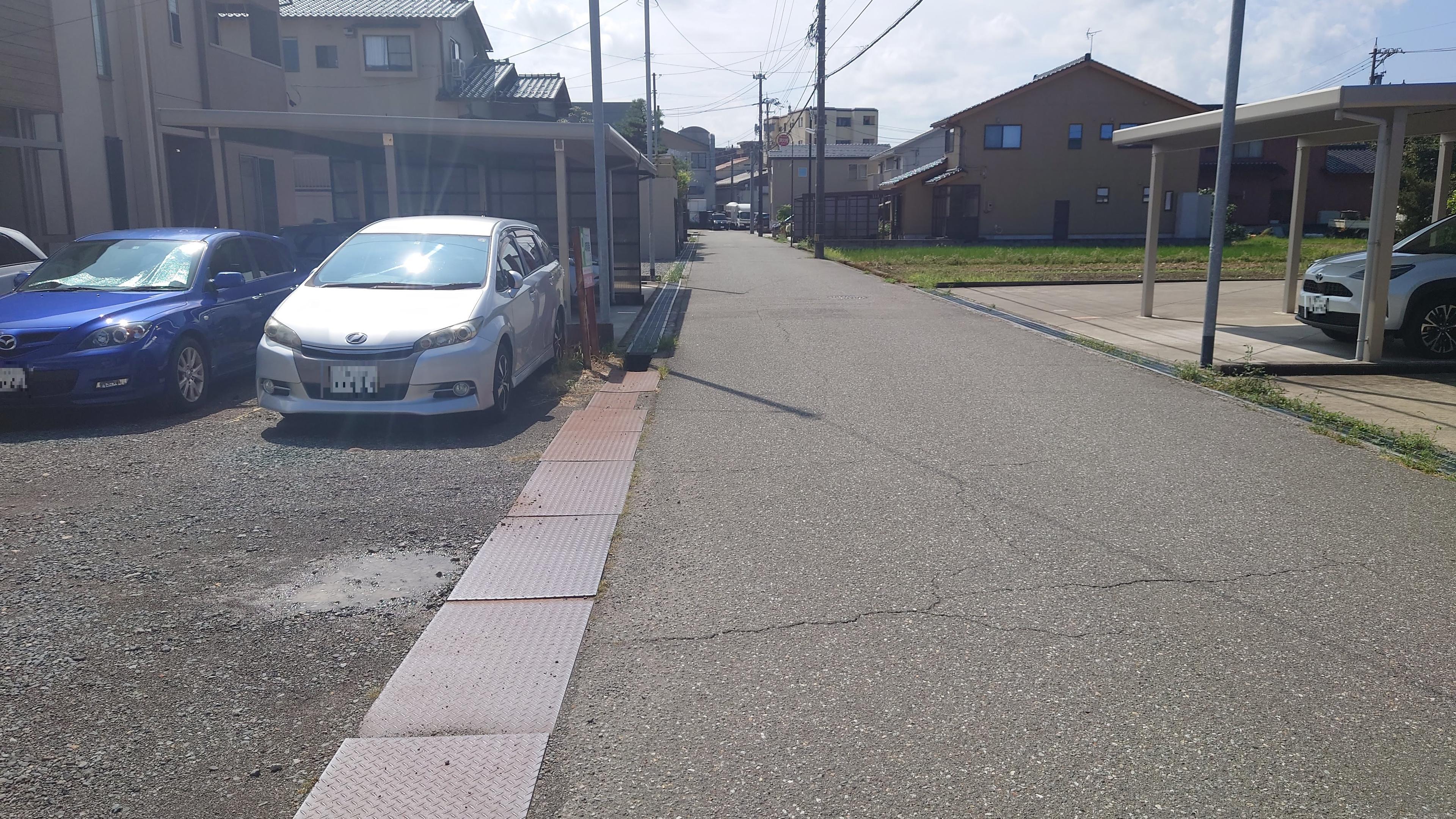 KMパーキングの外観・駐車場イメージ2枚目