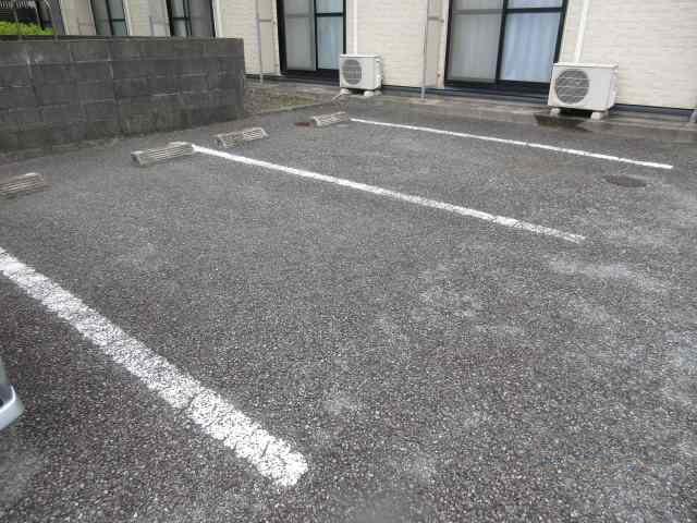 マ　メゾン(24548)の外観・駐車場イメージ1枚目