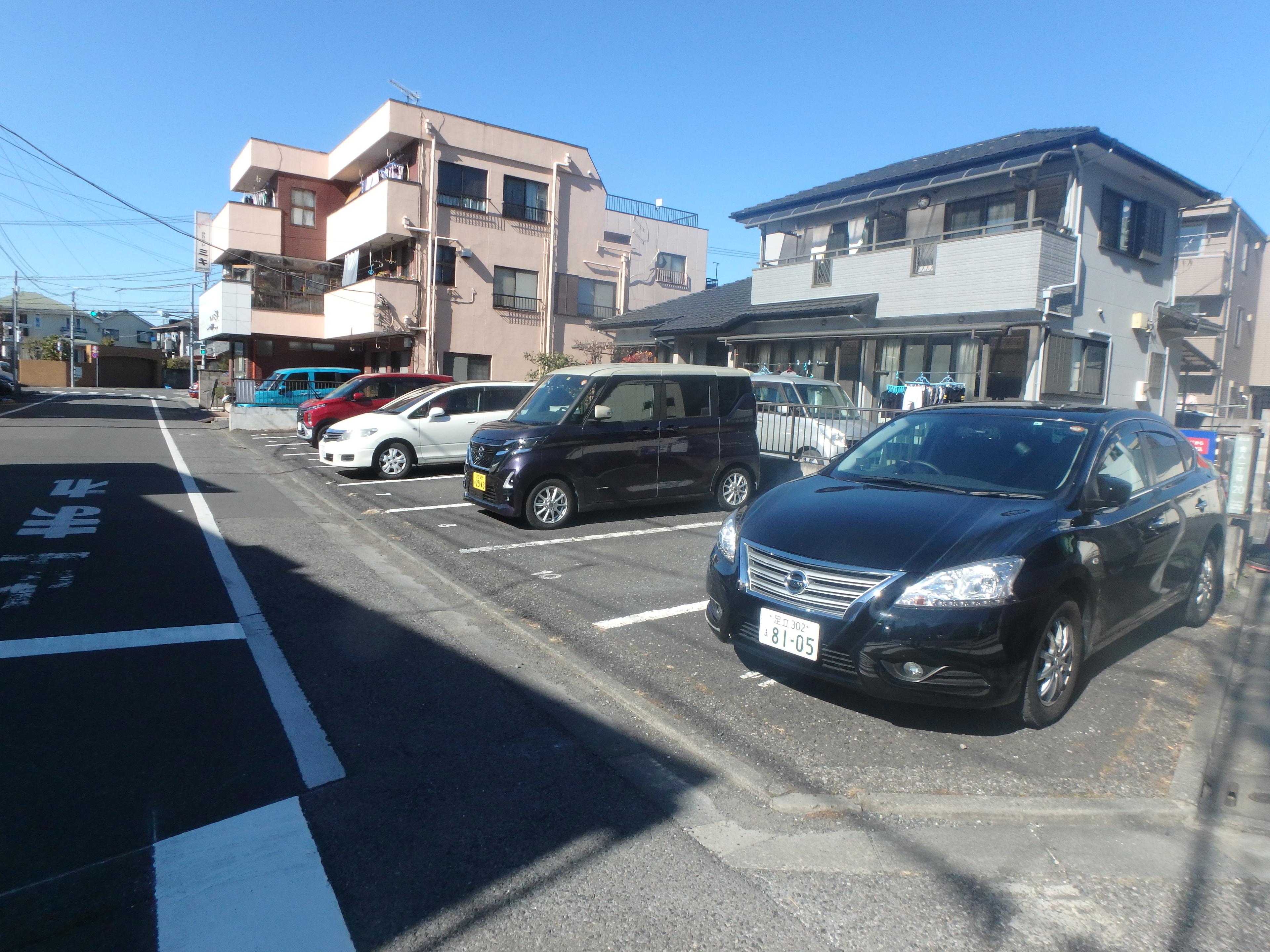 高橋駐車場の外観・駐車場イメージ2枚目