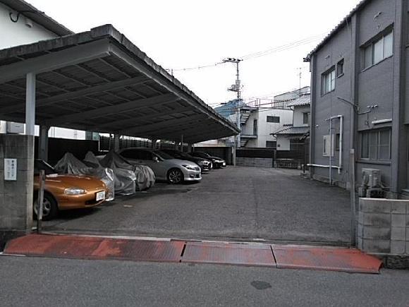 重光ガレージの外観・駐車場イメージ1枚目