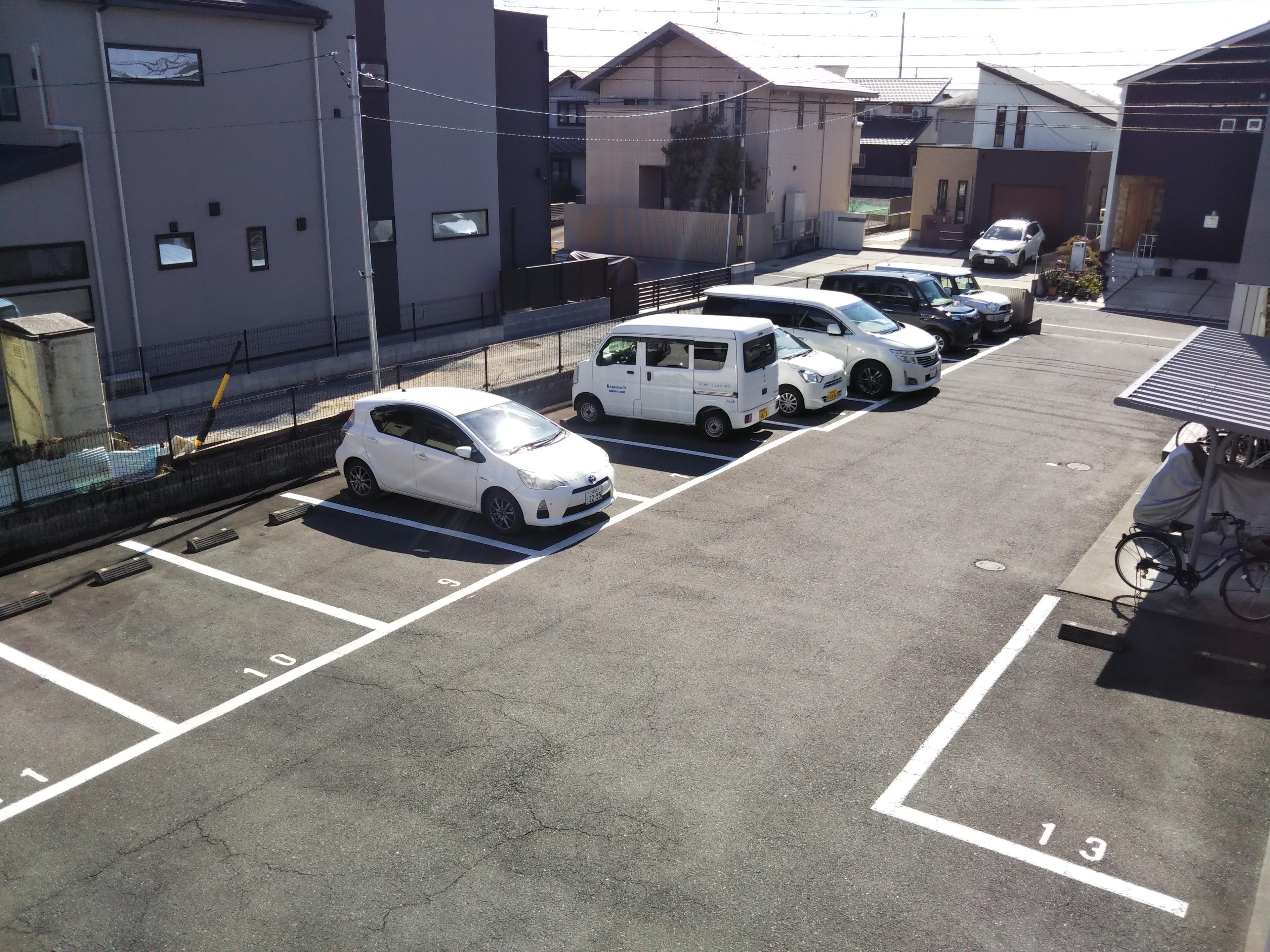 マナ(26105)の外観・駐車場イメージ1枚目