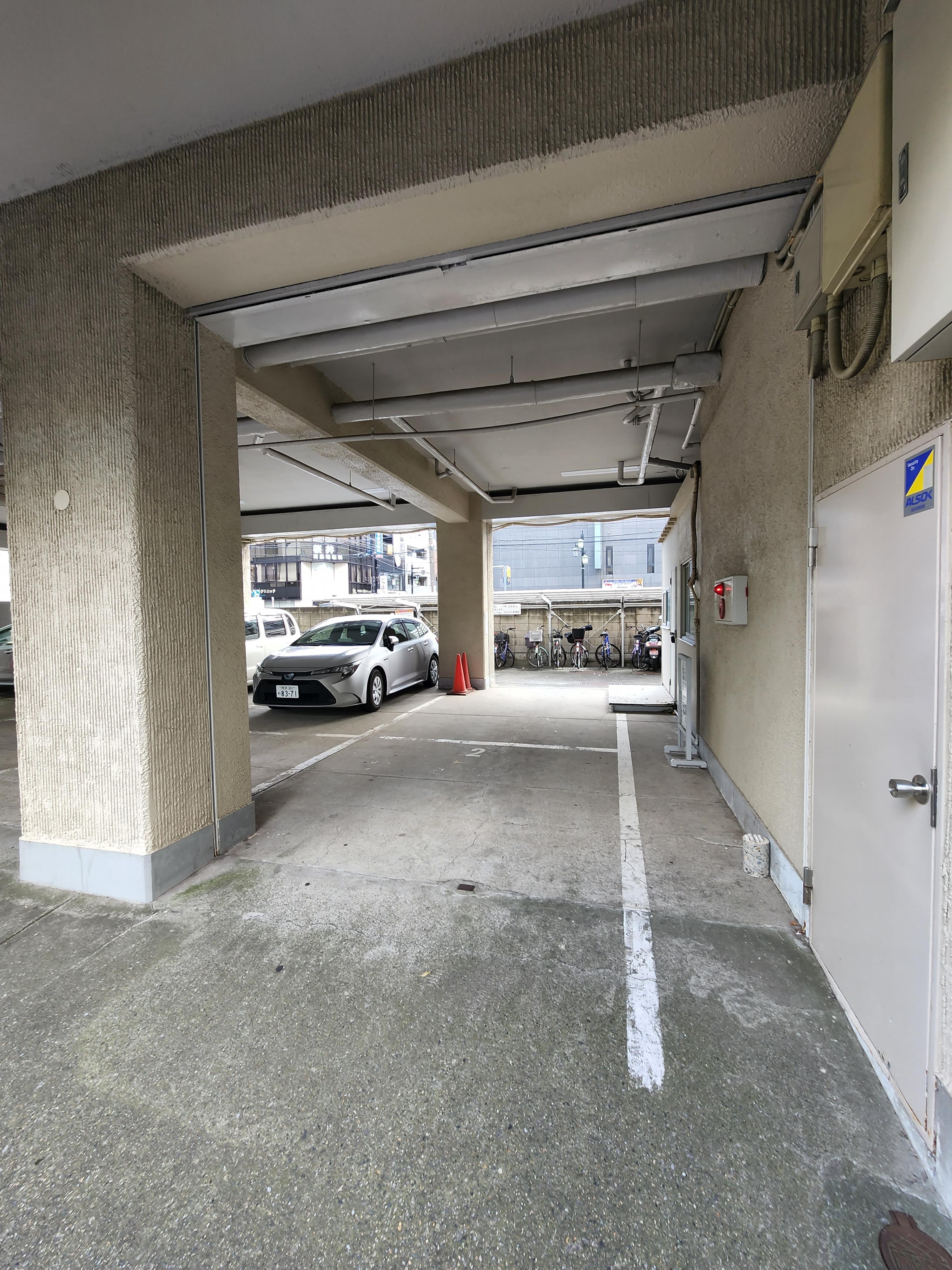 立川金町マンションの外観・駐車場イメージ2枚目