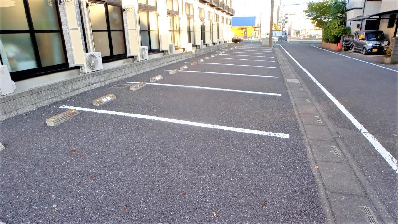 リヴェールⅢ(40409)の外観・駐車場イメージ1枚目