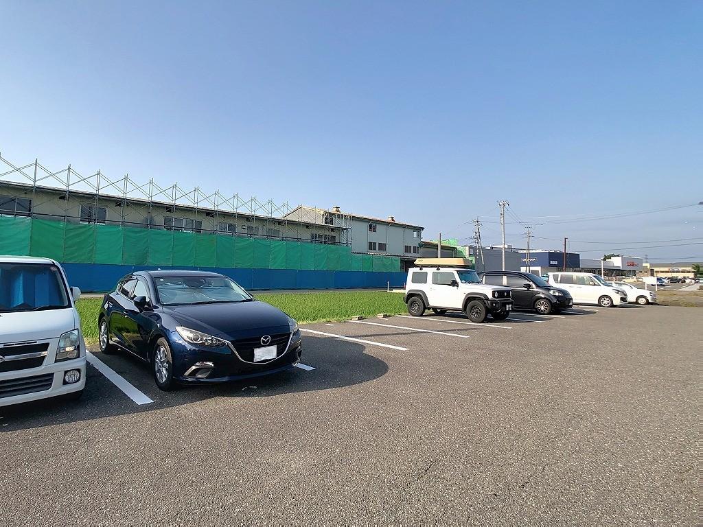 パーキング西泉の外観・駐車場イメージ2枚目