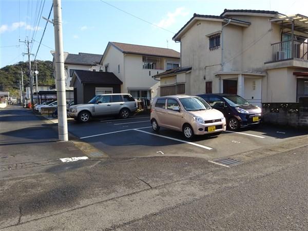 自由ケ丘月極駐車場の外観・駐車場イメージ1枚目