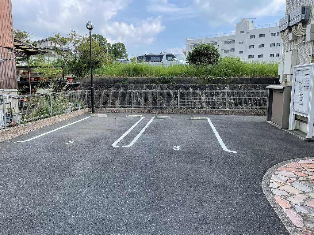 クレイノサニーコート(56880)の外観・駐車場イメージ1枚目