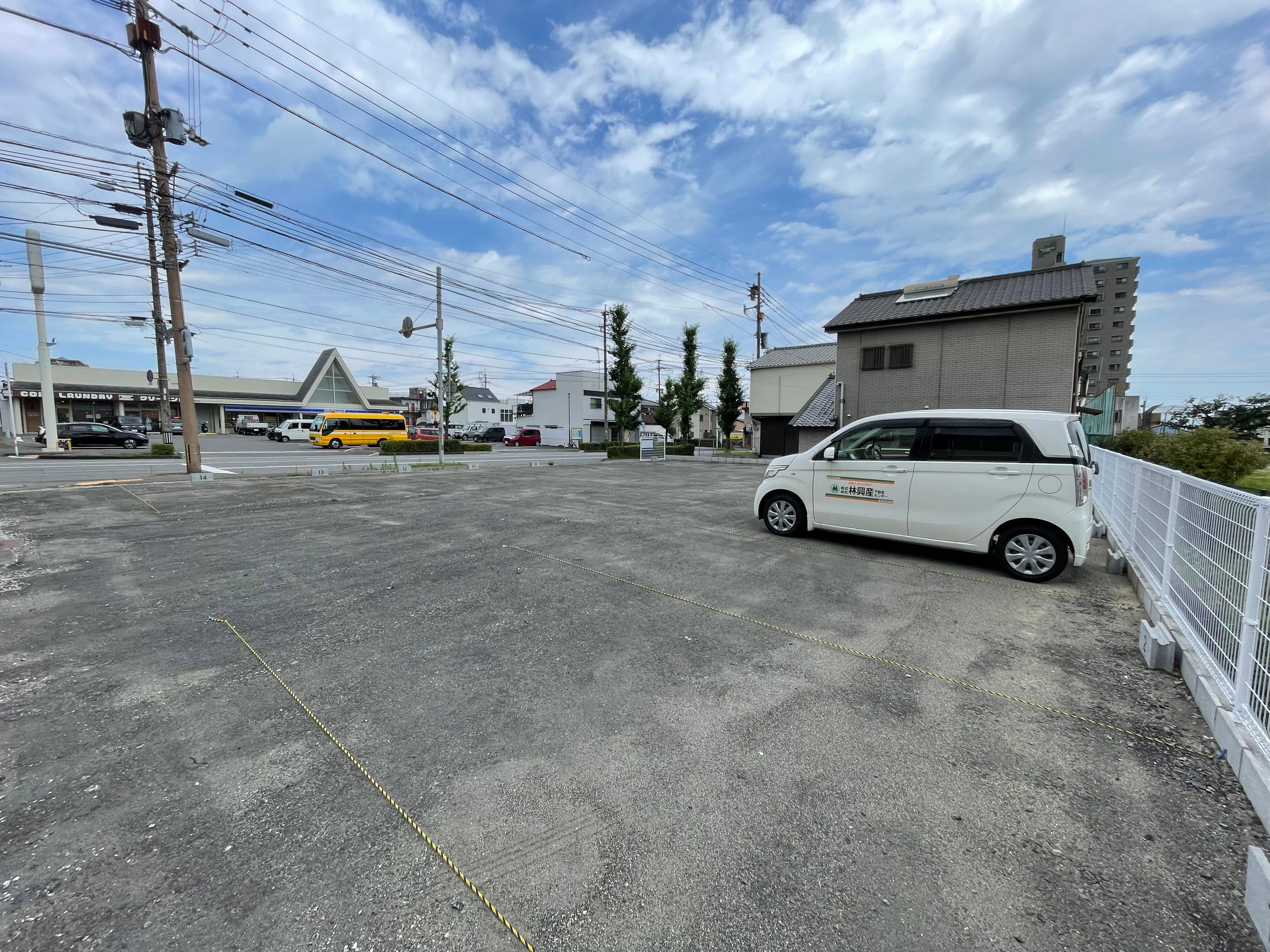 富士見セブン月極駐車場の外観・駐車場イメージ1枚目