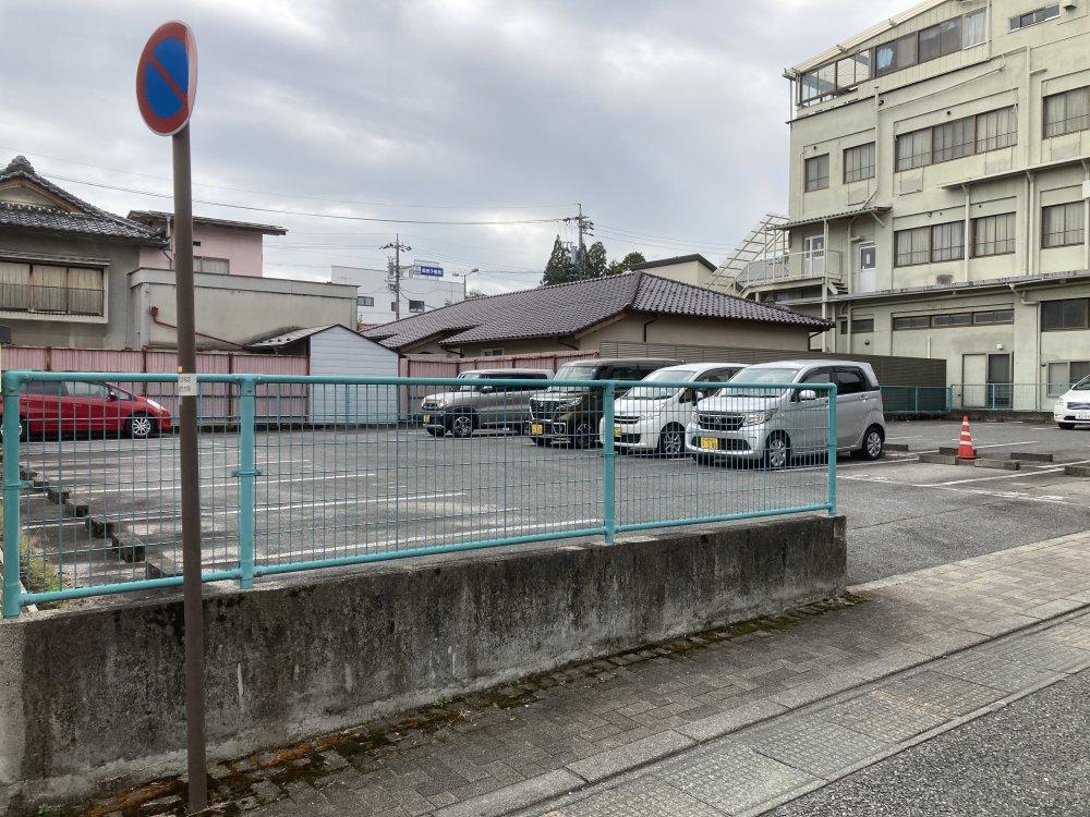 通り町駐車場の外観・駐車場イメージ2枚目
