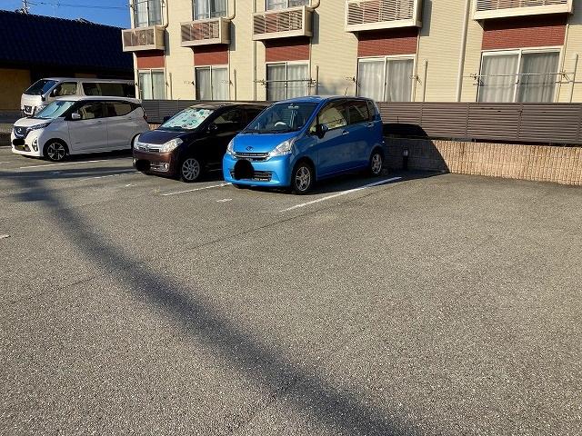 ツヴァイ(45892)の外観・駐車場イメージ1枚目