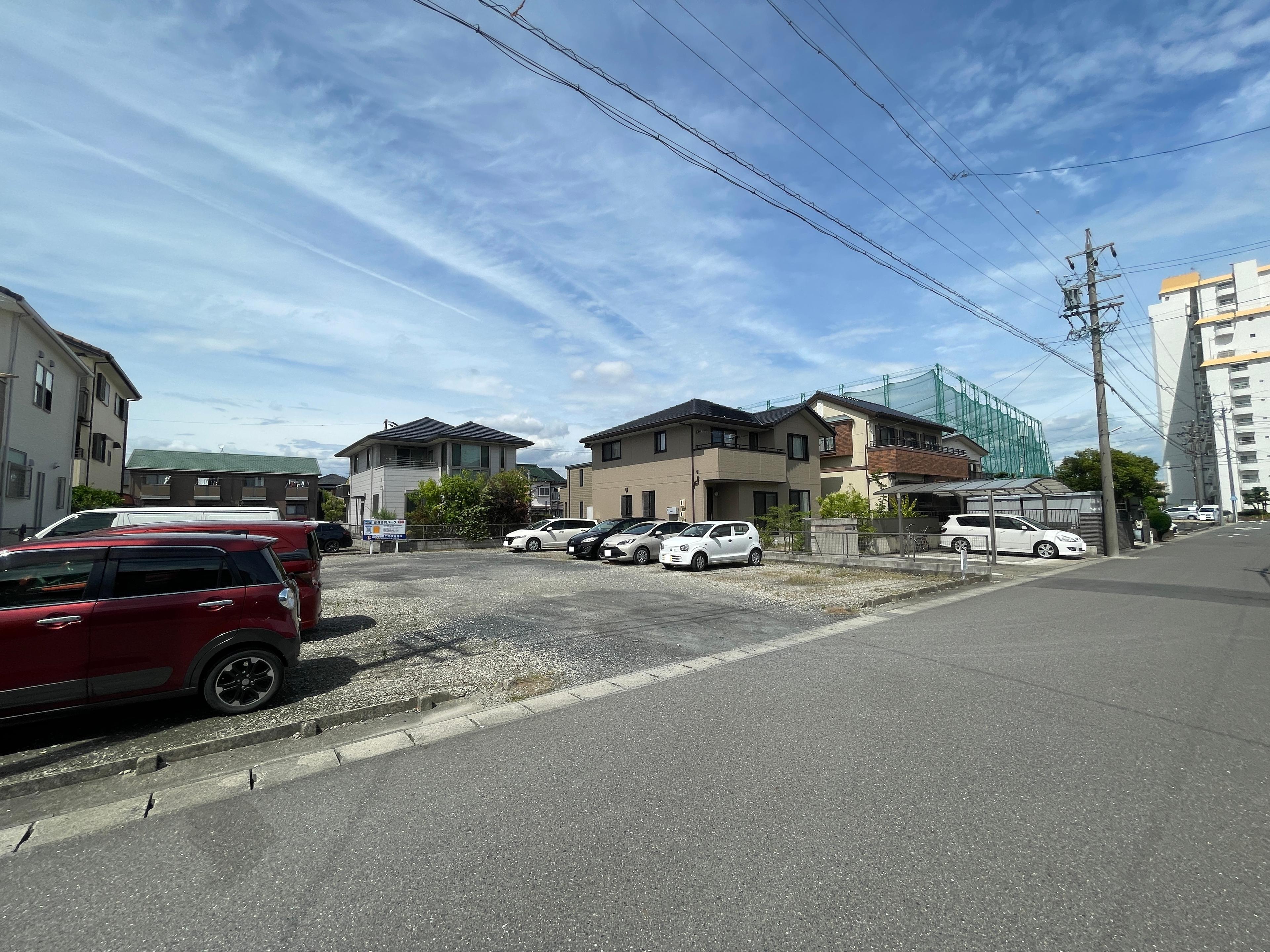 坂巻合同パークの外観・駐車場イメージ1枚目