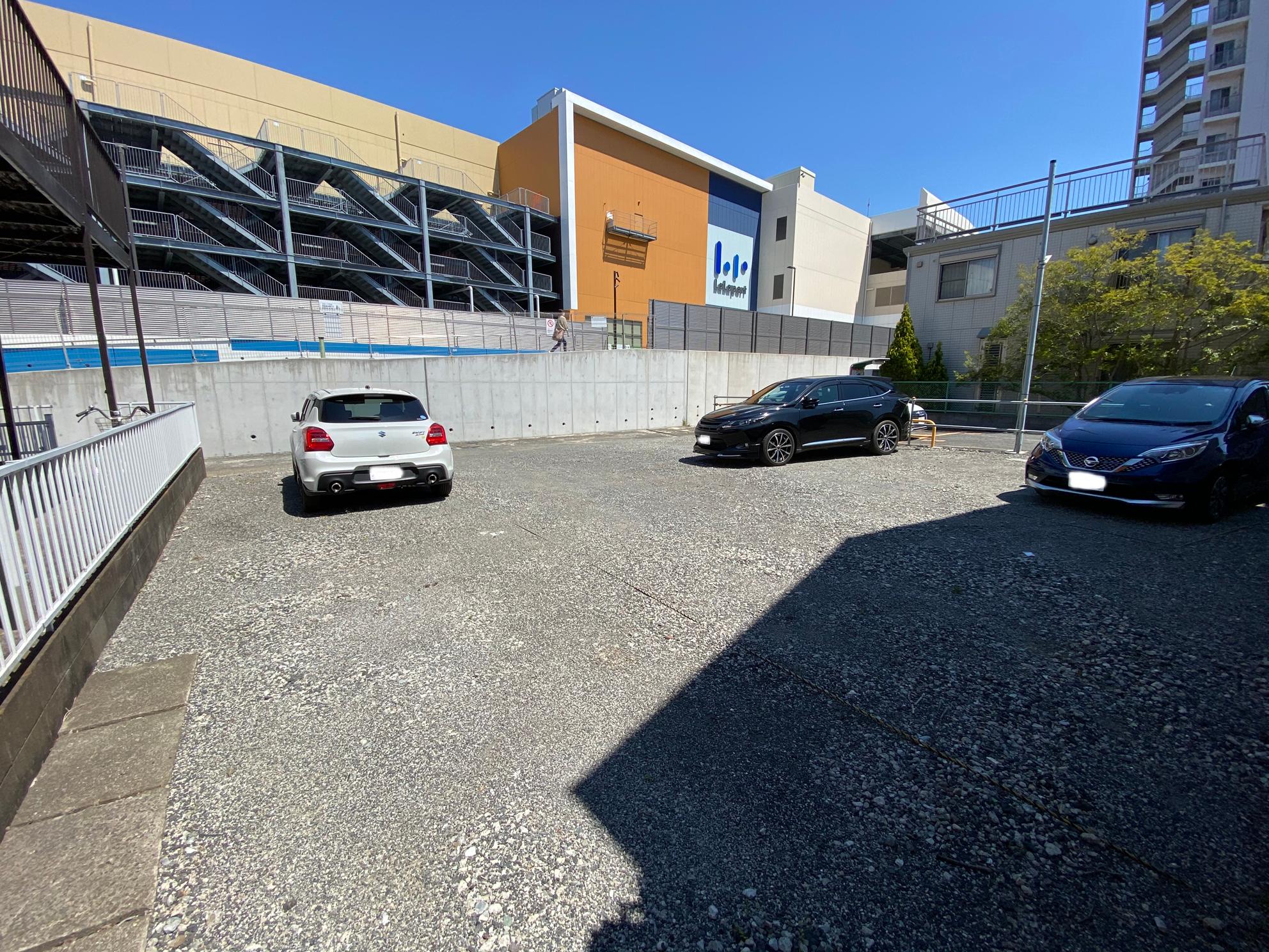 秦月極駐車場の外観・駐車場イメージ3枚目