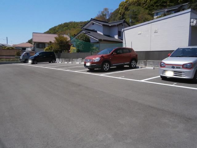 化粧坂駐車場の外観・駐車場イメージ2枚目