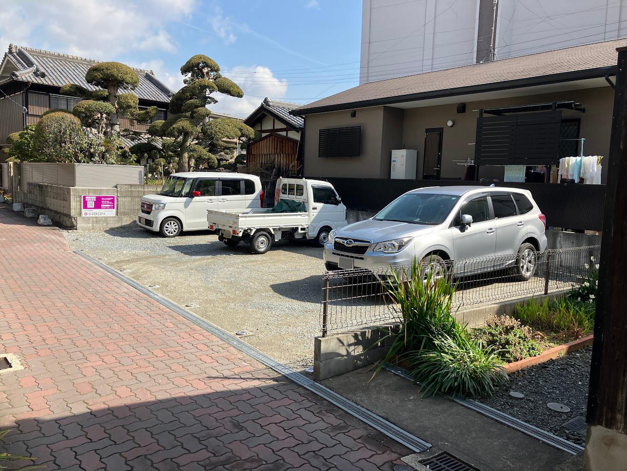 ひろびろ駐車場の外観・駐車場イメージ1枚目