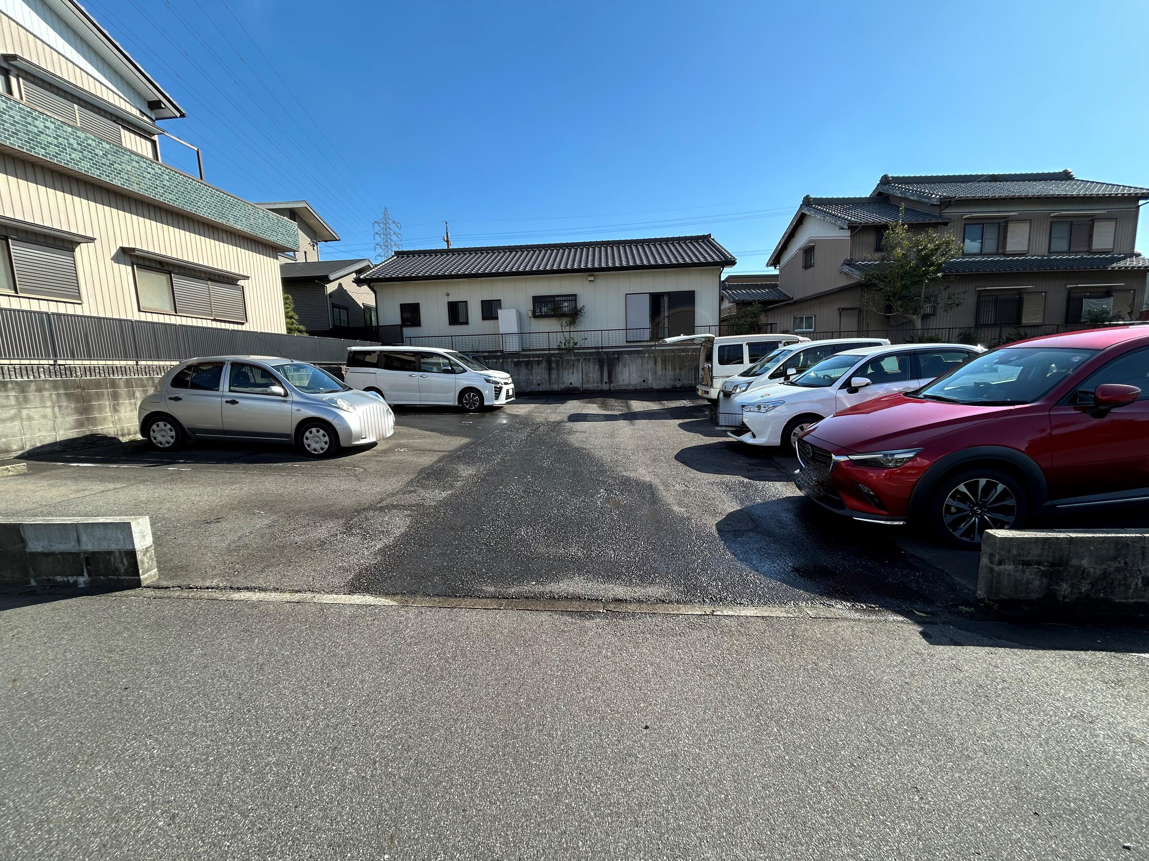 000083の外観・駐車場イメージ1枚目