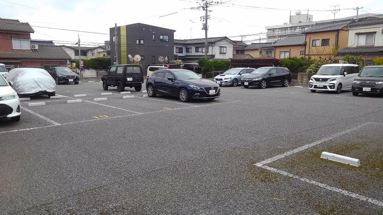 青山３（西山）駐車場の外観・駐車場イメージ1枚目