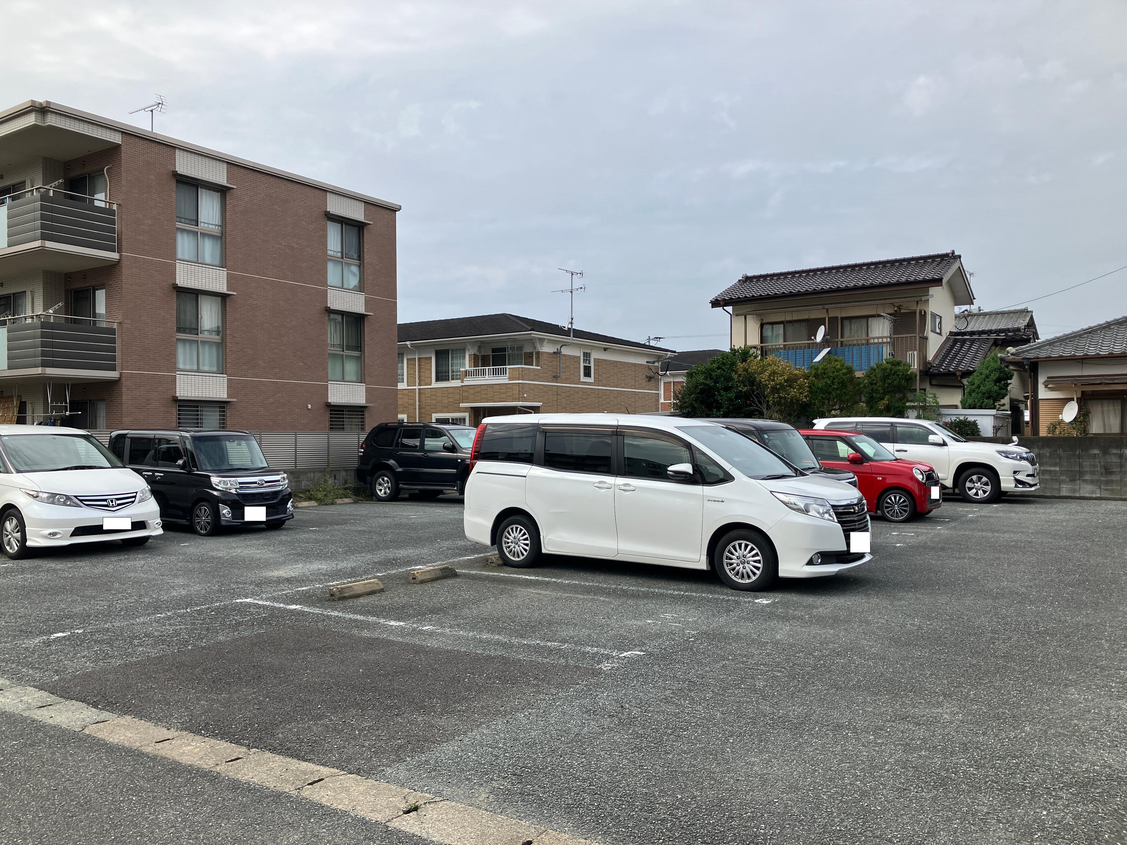 まゆ月極駐車場の外観・駐車場イメージ2枚目