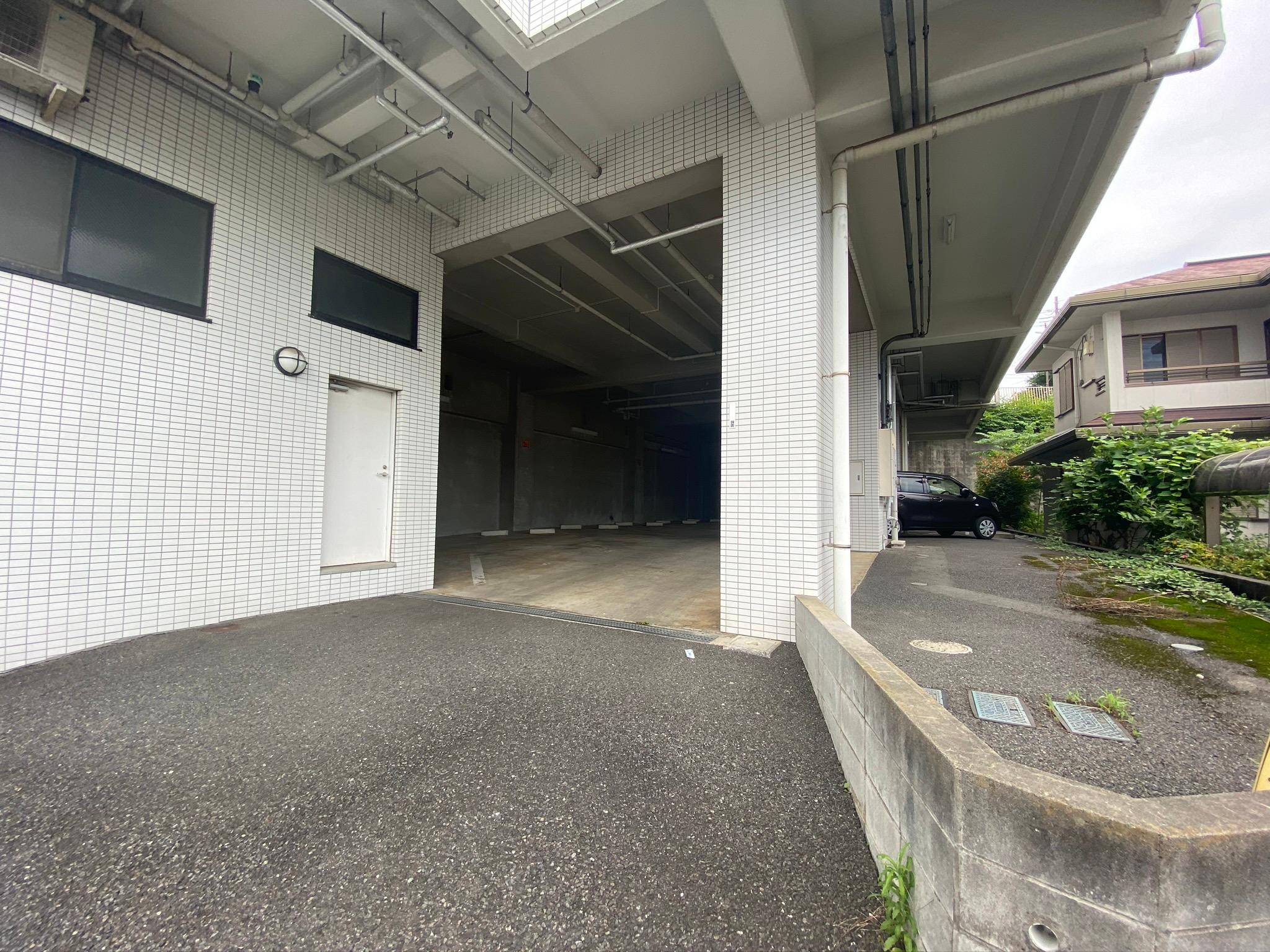小山ビル駐車場の外観・駐車場イメージ2枚目