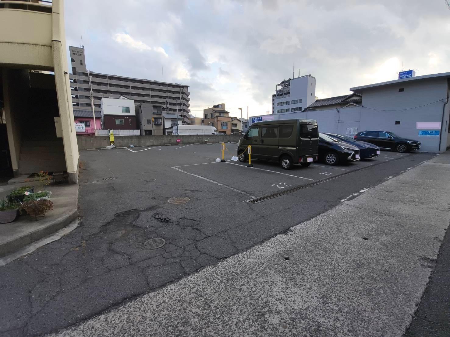 真田ビル駐車場の外観・駐車場イメージ2枚目