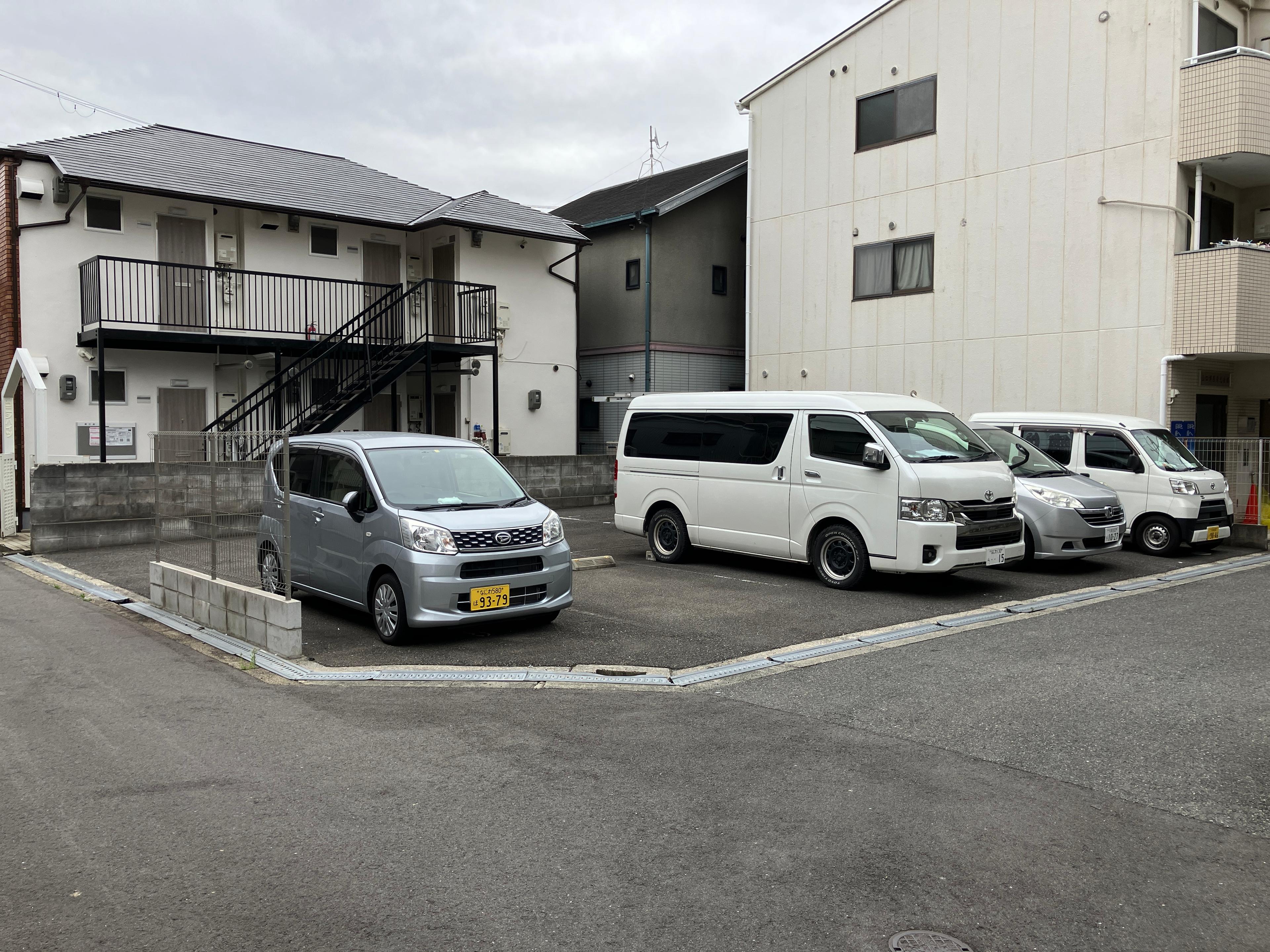薫モータープールの外観・駐車場イメージ1枚目