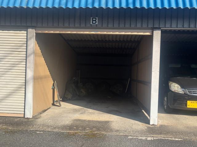 庄能月極ガレージの外観・駐車場イメージ3枚目
